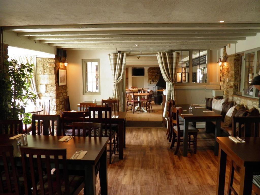 The Talbot Inn Eynsham Exterior foto